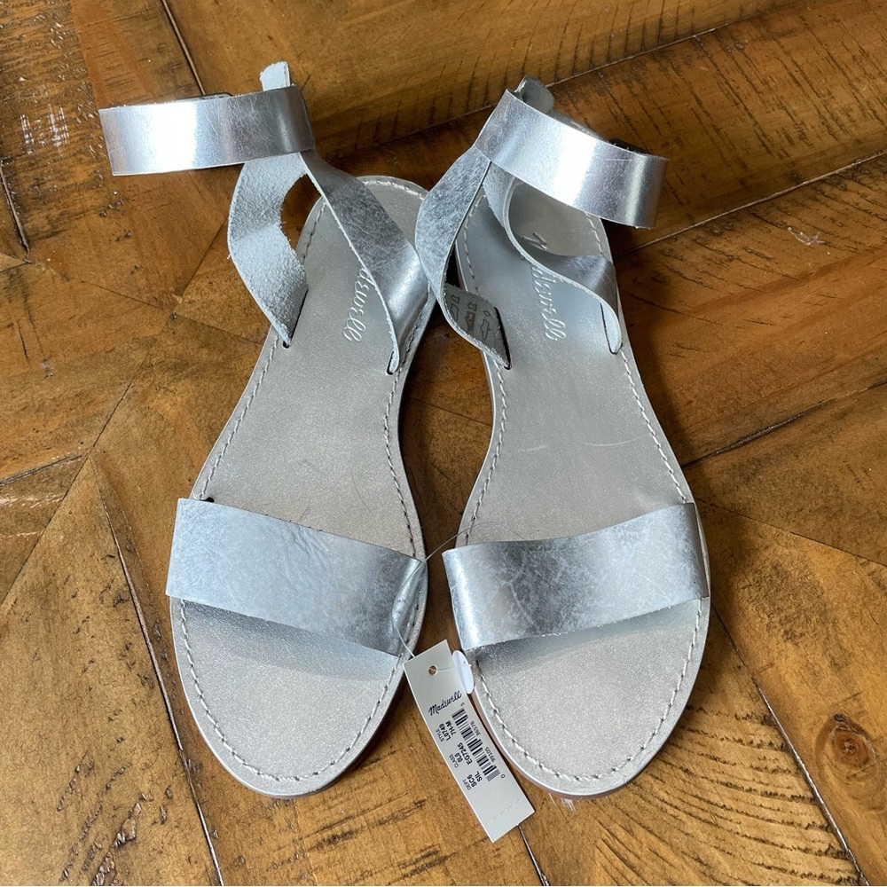 Madewell Silver Metallic Buckle Ankle Strap Leather Sandals Size 7.5 NWT